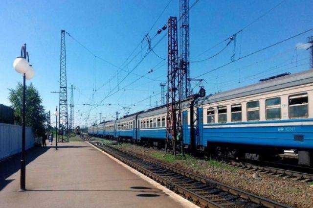 Под Харьковом прямо на ходу загорелась электричка: подробности