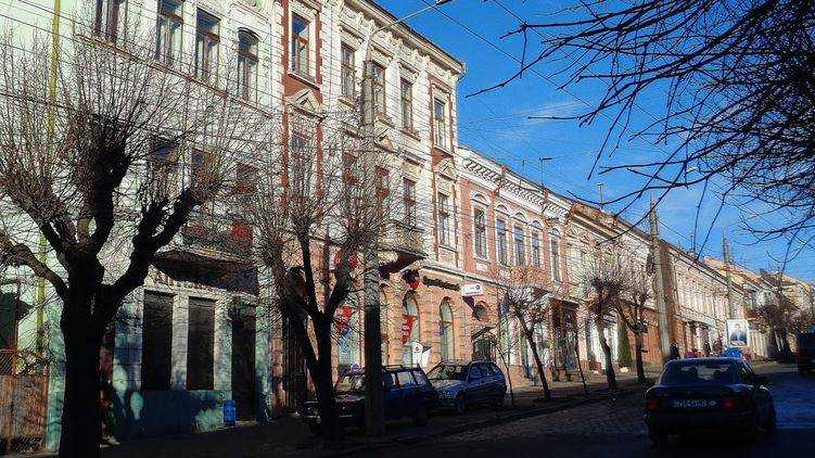 В Черновицкой области из-за коронавируса объявляют чрезвычайное положение и закрывают все магазины