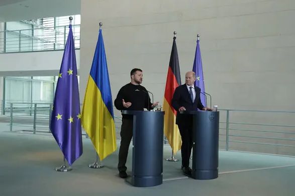 Зеленский в Германии: "В этом году мы можем сделать поражение россии необратимым"