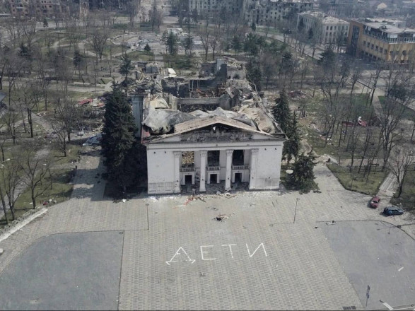 "Не простим оккупантам ни одной разрушенной судьбы" - Зеленский в годовщину атаки на драмтеатр в Мариуполе