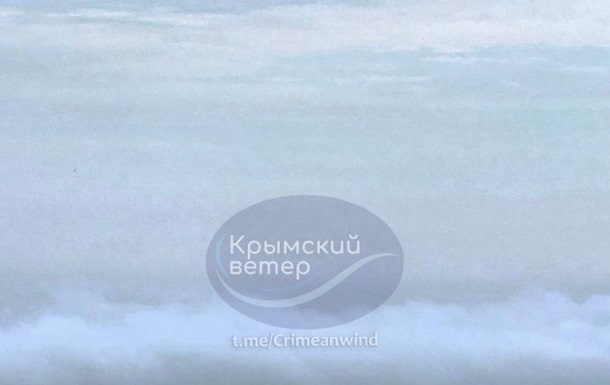 В Крыму прогремели взрывы: Керченский мост в дыму