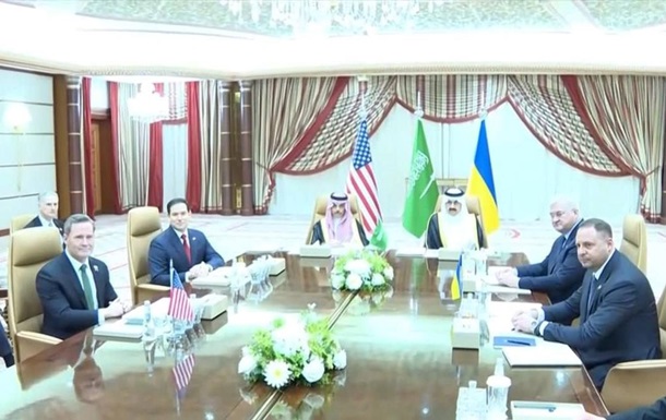 Делегации Украины и США начали встречу в Джидде