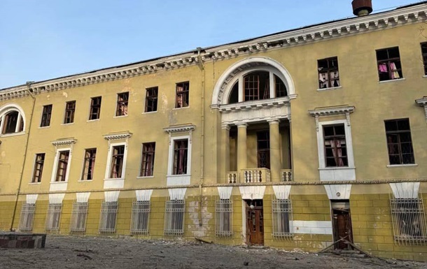 РФ повредила здание дворца Потемкина в Днепре