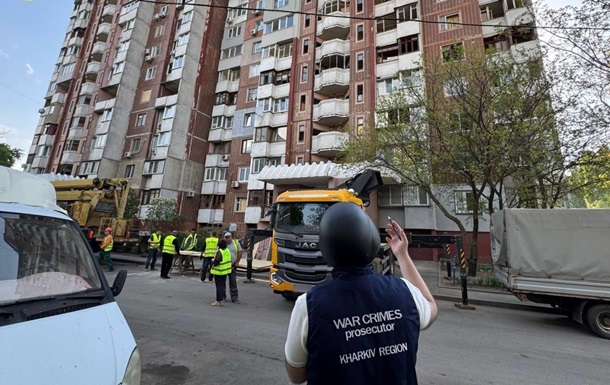 Прокуроры фиксируют последствия трех волн атак РФ на Харьков
