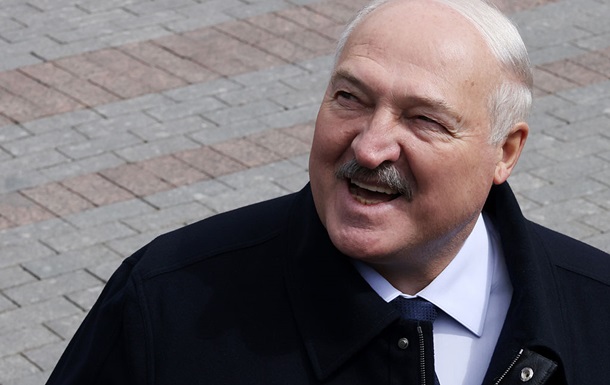 Лукашенко предлагает США за смягчение санкций освободить заключённых