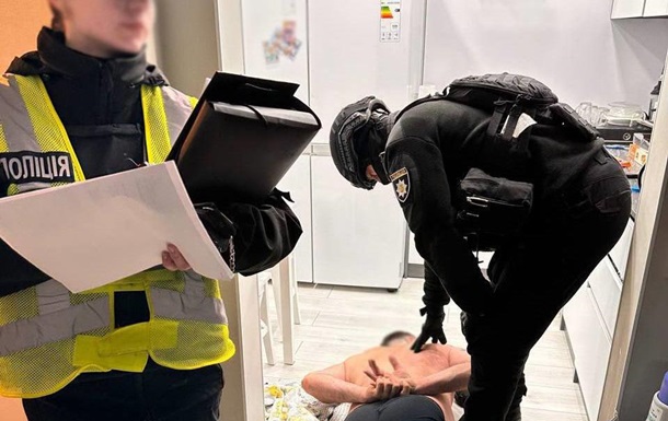 В Киеве мужчина устроил стрельбу по прохожим