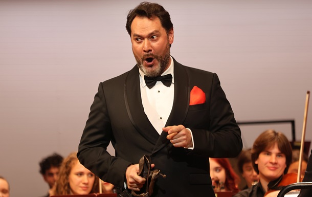 Италия отменила концерт любимца путина