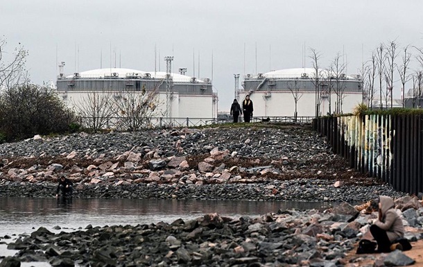 "Дыра" в бюджете России начала расти