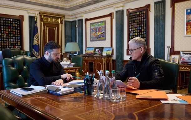 Зеленский дал поручение разведке по России и Китаю