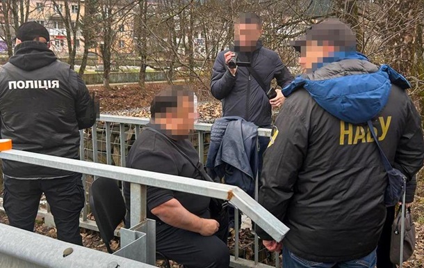 Взятка за "нужное" решение: суд избрал меру пресечения судье из Закарпатья