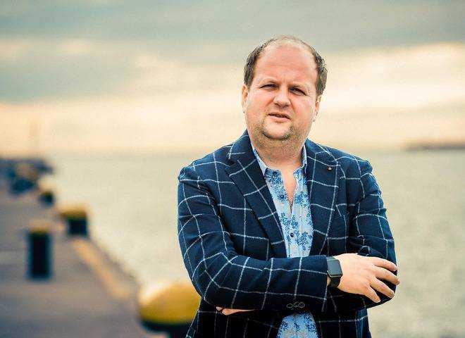 Лидер группы "ТИК" Виктор Бронюк идет в депутаты