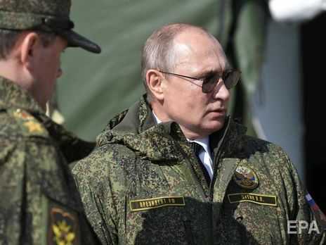 Путін під час поїздки на Далекий Схід намагався жартувати і усміхатися, але видала одна деталь