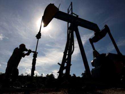 Мировые цены на нефть снизились