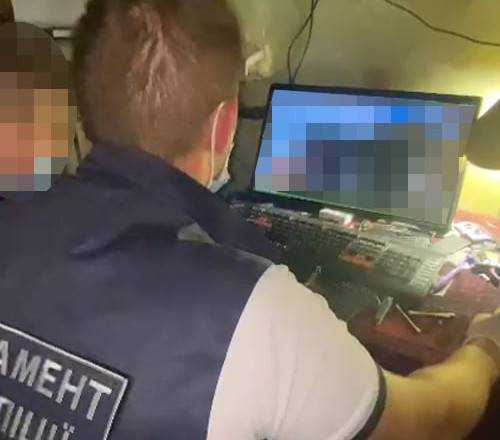 Три роки ґвалтував малолітнього хлопчика та знімав порно: у Києві затримали 28-річного чоловіка