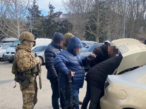 Требовал деньги с предпринимателей: задержали чиновника Одесской ОВА