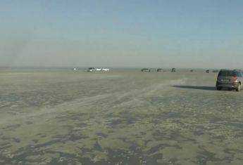 Азовское море отступило на несколько километров от берега