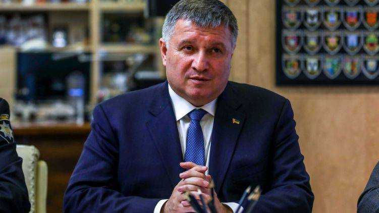 В "Слуге народа" заявили, что Аваков сохранит свою должность "или даже его повысят"