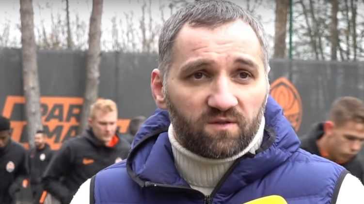Тедеев, спасший людей из тонущей машины, оказался болельщиком Шахтера и получил от клуба футболку с номером 12