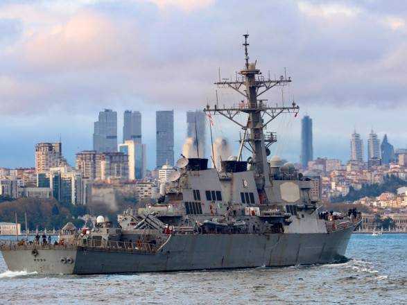 Ракетный эсминец США вошел в Чёрное море
