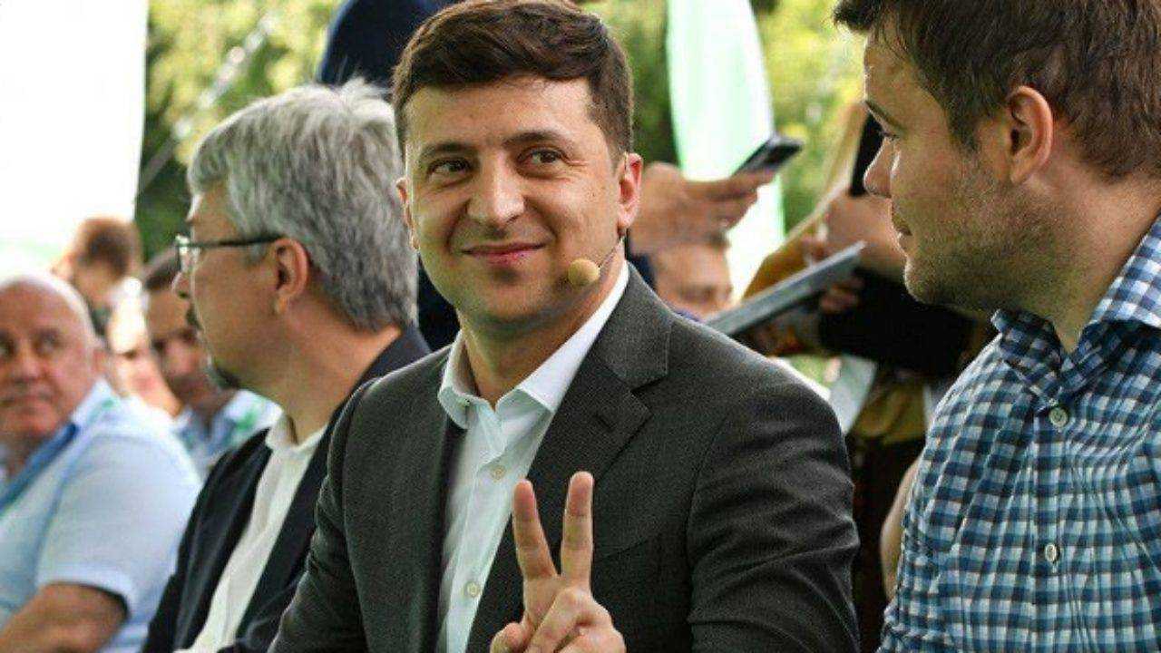 Команда Зеленского вляпалась в громкий скандал: подробности