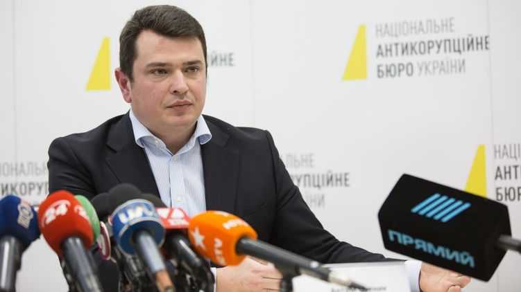 "Напоить в бане и организовать девок". Как НАБУ вело расследование резонансных дел