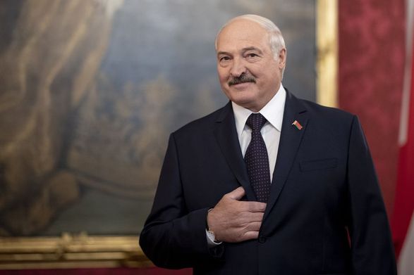 В минске заметили кортеж лукашенко: слухи о его госпитализации в москве опровергают