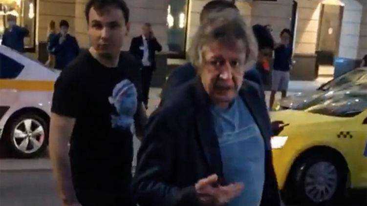 "Его прикрывали, чтобы он и дальше стебался над Путиным". Что говорят в России о ДТП с актером Ефремовым