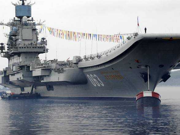 На российском авианосце "Адмирал Кузнецов" произошел пожар, есть пострадавшие