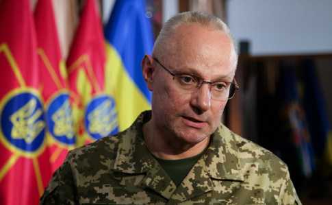 Головнокомандувач ЗСУ Хомчак йде з посади. Його працевлаштують у РНБО