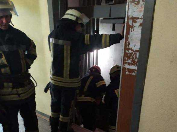 У столичній багатоповерхівці обірвався ліфт. Загинув чоловік