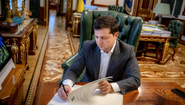 Зеленський ввів у дію санкції РНБО проти двох нових каналів оточення Медведчука
