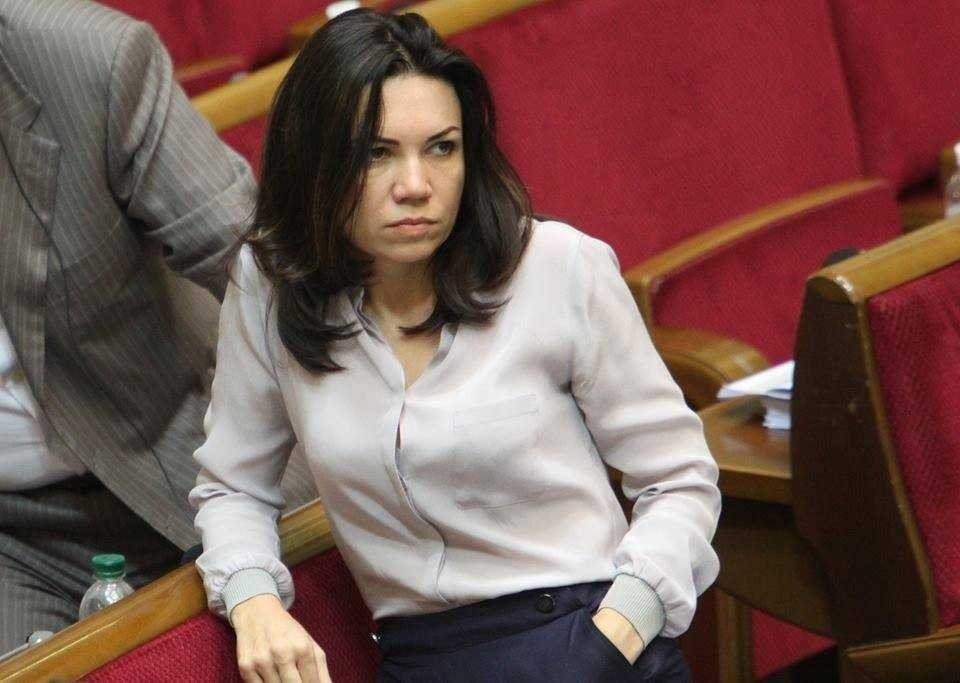 Сюмар – ветерану «Азова»: «Готова, чтобы в меня постреляли»