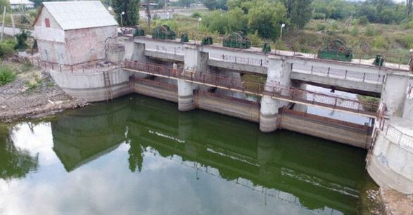 Рашисты разрушили плотину Карловского водохранилища - под угрозой подтопления оказались три села в Донецкой области