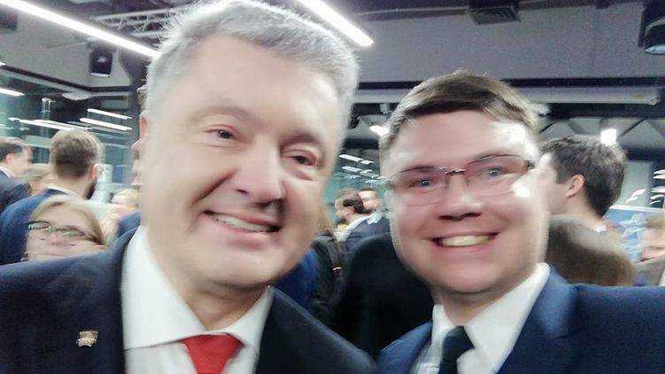 Беларус лишился работы после селфи с Порошенко