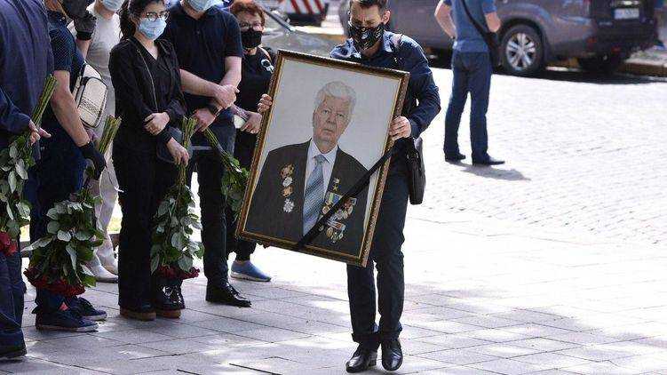 Тайна родового склепа Порошенко. Как и где похоронили отца экс-президента