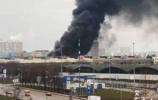 В Москве горит склад с газовыми баллонами, слышны взрывы