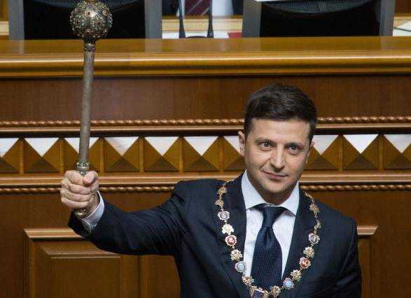 Зеленский хочет запатентовать политические слоганы и символы