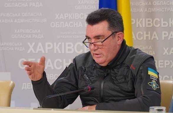 "Готові до будь-якого розвитку подій": Данілов про можливий підрив Каховської ГЕС