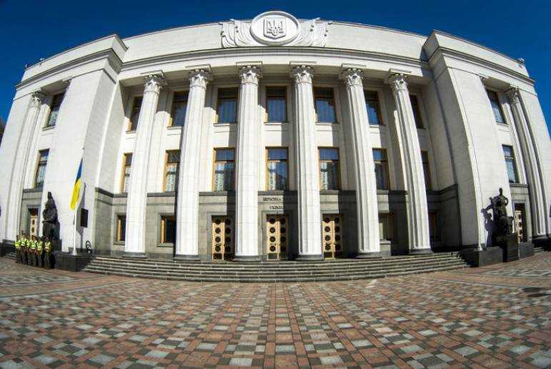 В декларации нардепа от "Укропа" нашли недостачу полмиллиона