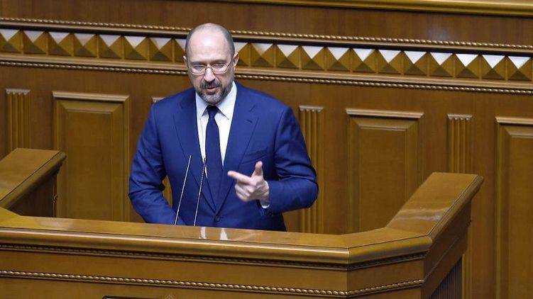 Премьер Шмыгаль вслед за Порошенко заявил 22 июня о войне двух тоталитарных режимов и пообещал прогнать врагов