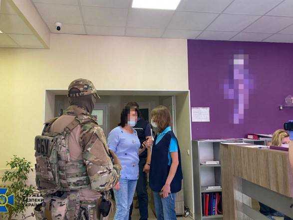 Немовля за 60 тисяч доларів: в Україні викрили схему продажу дітей під виглядом сурогатного материнства