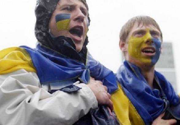 Зеленскому предлагают изменить гимн Украины на версию Натальи Могилевской