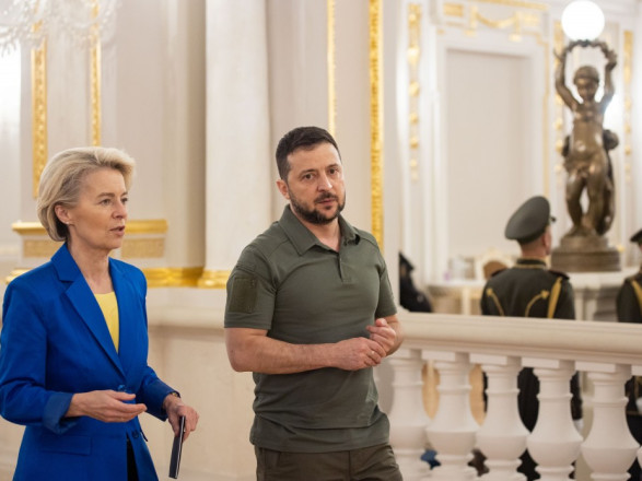 Зеленский созвонился с фон дер Ляйен: поговорили о пути в ЕС, санкциях, поддержке Украины