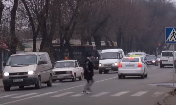 Должен знать каждый. С мая в Украине отменяют важное правило для водителей