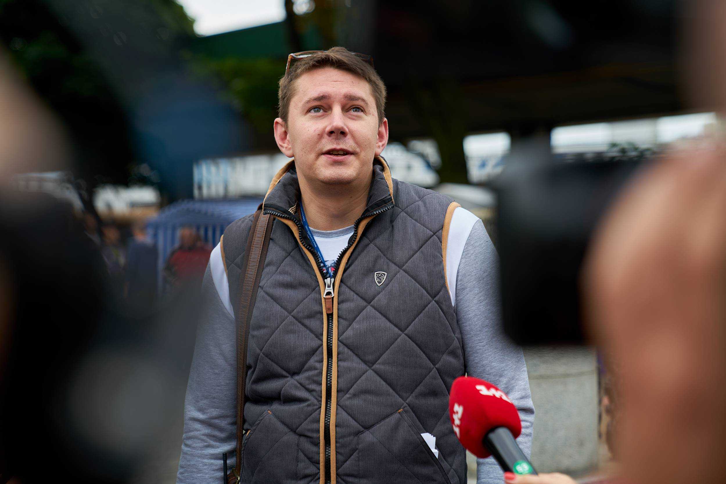 Замглавы АП: Не та ситуация, чтобы президент ездил на велосипеде