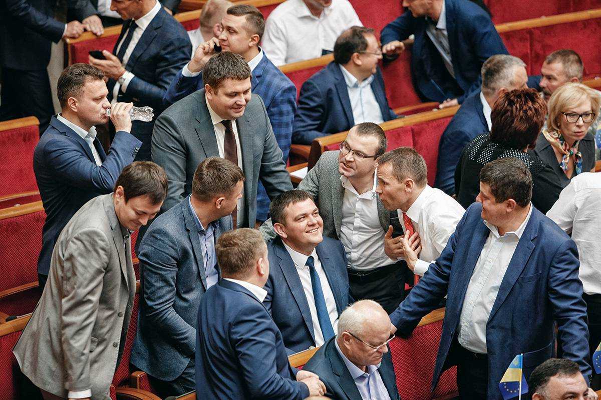 "Слуга народа" просит быстрее рассмотреть законопроект о выборах в ОТО