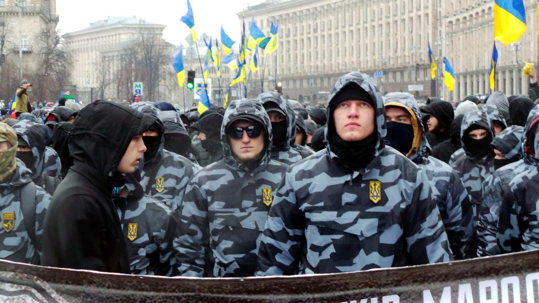 Билецкий вручил Порошенко список требований, Нацкорпус намерен идти до конца: компромиссов не будет