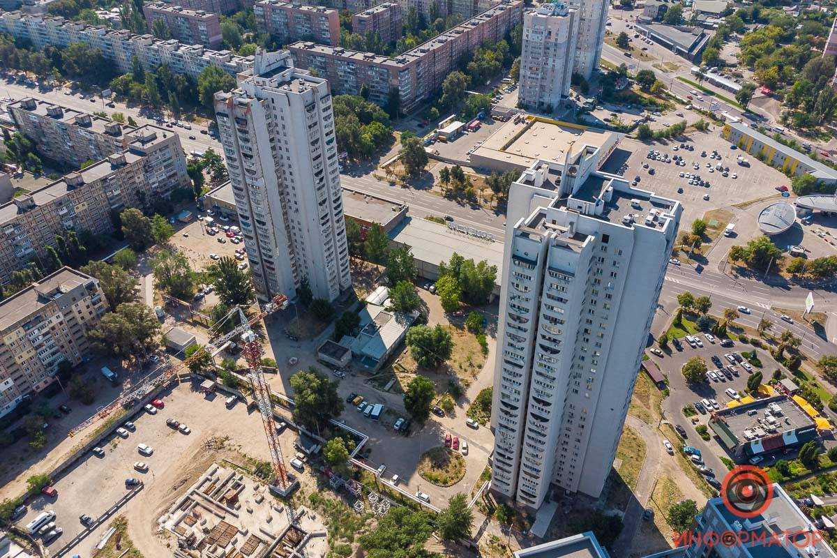 «Свечки» на Победе в Днепре: когда появились небоскребы-близнецы и почему не достроили третий