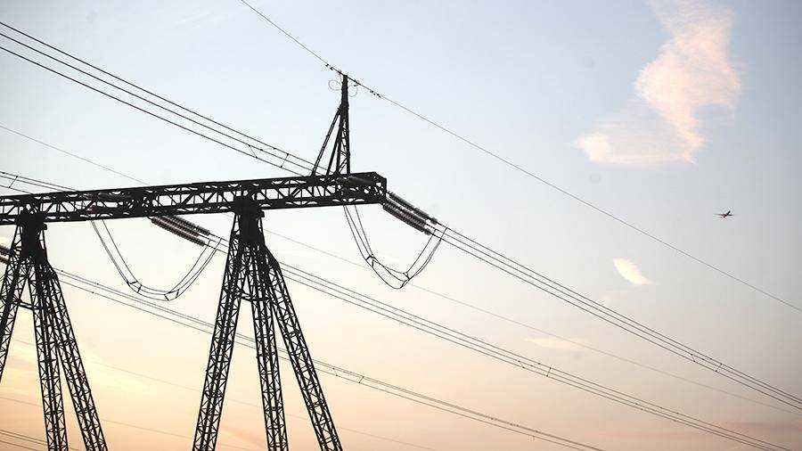 В Украине без электричества остались более 100 сел