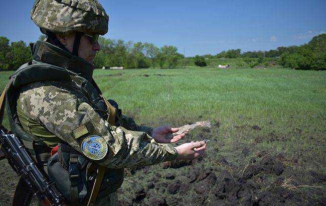 Боевики обстреляли жилые дома в Золотом